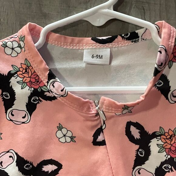6/9 months baby girl pink romper with cows print - Picture 2 of 3